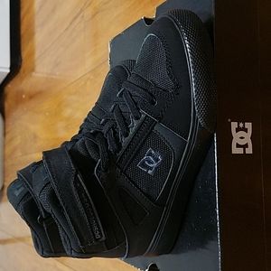 DC Boys Pure Hi Top Black 13.5 New with Box